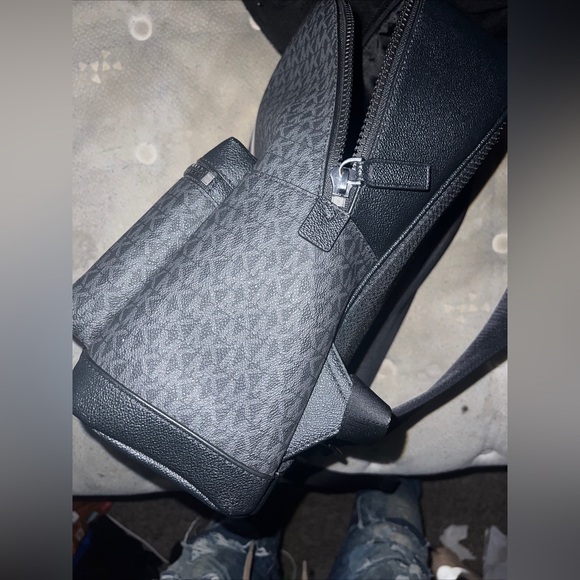 New Michael kors authentic backpack - Picture 4 of 7